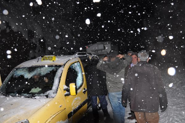 Gazeteciler Çığ Altında Kalmaktan Son Anda Kurtuld galerisi resim 3