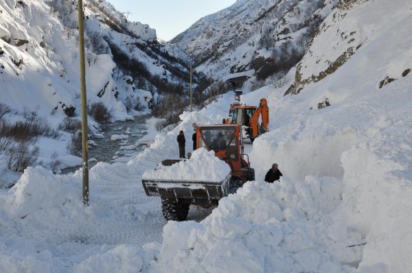 Tunceli’de Çığ’lar Tehlike Saçıyor galerisi resim 5