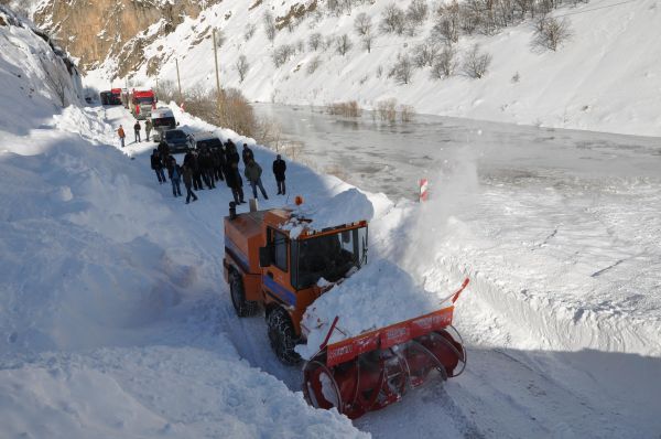 Tunceli-Pülümür karayoluna Çığ Düştü galerisi resim 6