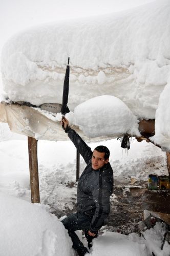Tunceli'de kar kalınlığı 3 metreye ulaştı galerisi resim 1