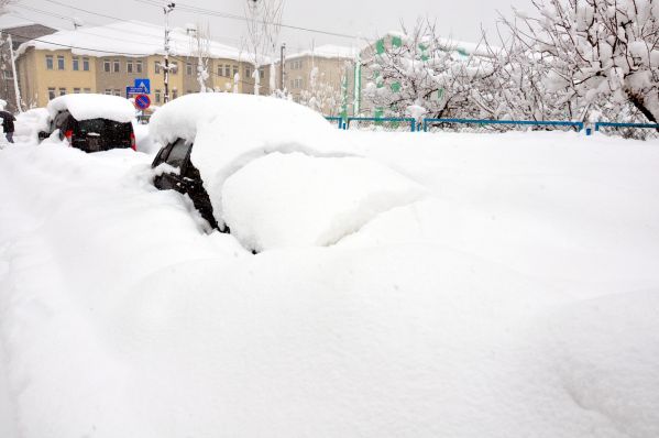 Tunceli'de kar kalınlığı 3 metreye ulaştı galerisi resim 4