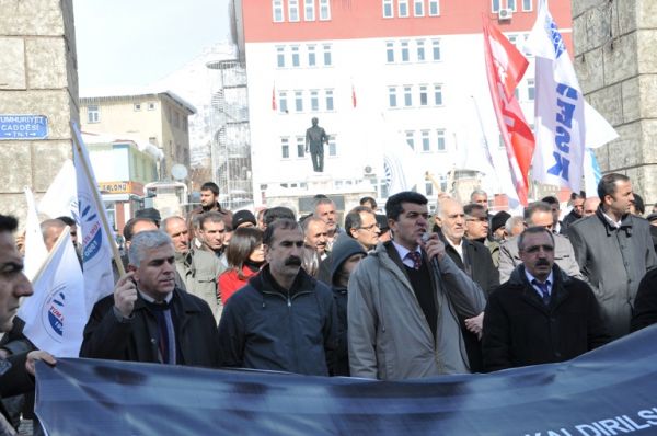 Tunceli'de gözaltı protestosu galerisi resim 1