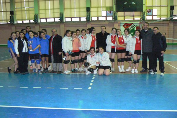 Genç  Bayanlar Voleybol İl Birinciliği Sona Erdi galerisi resim 4