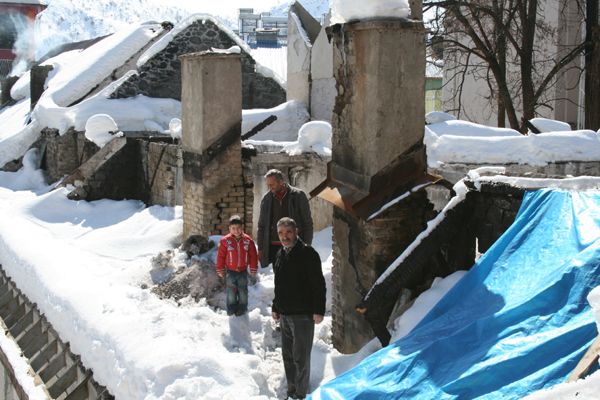 Kışla Yangını Mağdurları Yardım Bekliyor galerisi resim 2