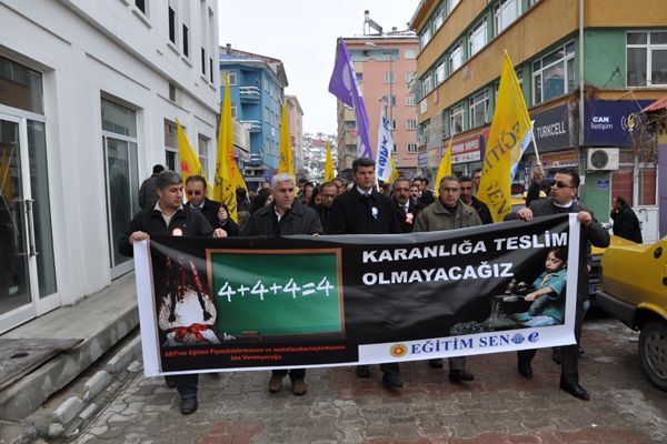 Eğitim-Sen’den  12 Yıllık Zorunlu Eğitim Protestos galerisi resim 3