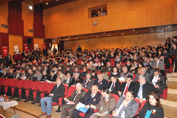 Prof.Dr.Ahmet Mete Işıkara Tunceli'de galerisi resim 1