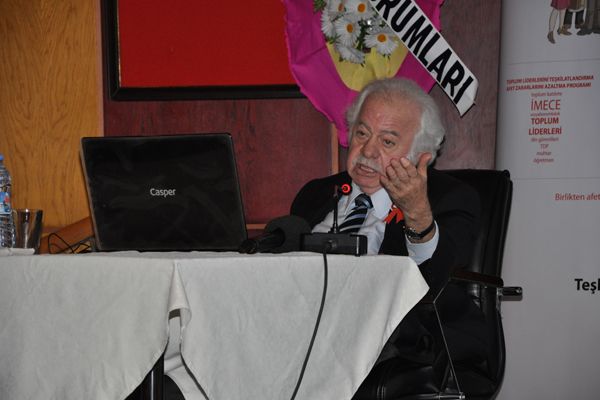 Prof.Dr.Ahmet Mete Işıkara Tunceli'de galerisi resim 3