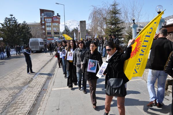 Kadınlar Tunceli’de 8 Mart için biraraya geldi galerisi resim 1