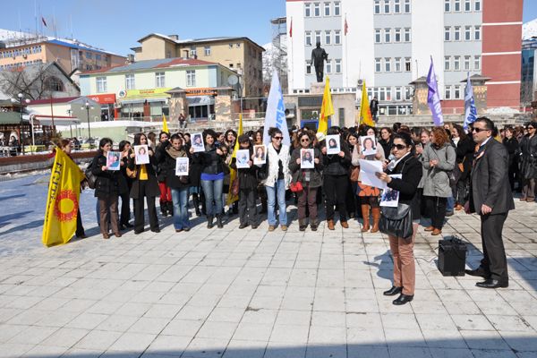 Kadınlar Tunceli’de 8 Mart için biraraya geldi galerisi resim 4