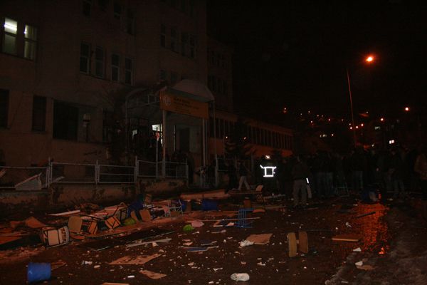 Yurtta isyan! galerisi resim 3