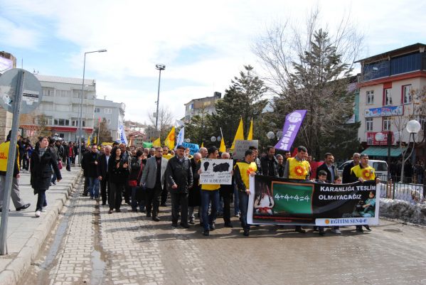 Eğitimciler ve veliler,  4+4+4’ü protesto etti galerisi resim 2