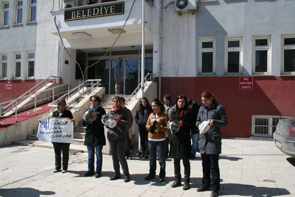 İşsiz Kalan Kadınlardan, Tencere Tavalı Protesto galerisi resim 1