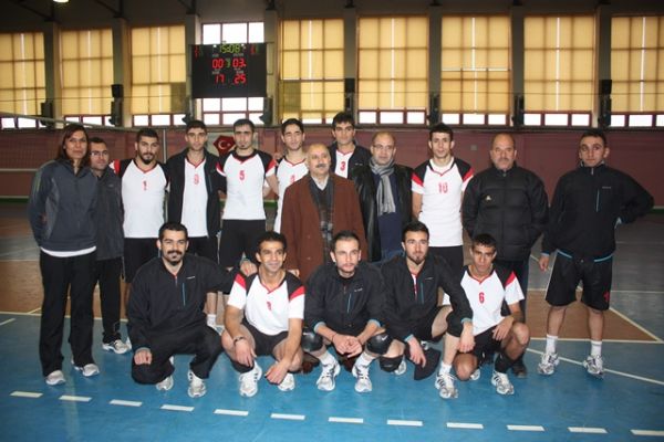 İl Özel İdare Voleybol Takımı 3 .Ligde galerisi resim 1