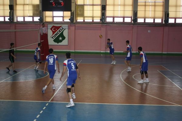 İl Özel İdare Voleybol Takımı 3 .Ligde galerisi resim 2