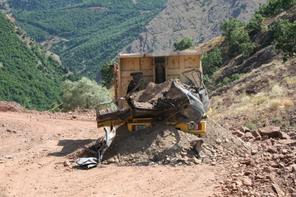 Özel İdare aracı yakıldı galerisi resim 2