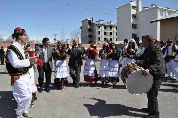 Nevruz Ateşi Üniversite’de Yandı galerisi resim 2