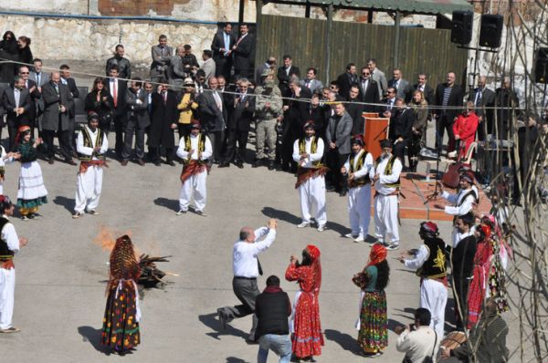 Nevruz Ateşi Üniversite’de Yandı galerisi resim 9