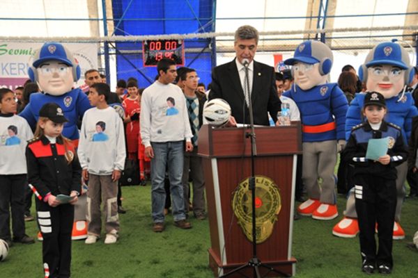 Tunceli'de Şehitler için Futbol Turnuvası galerisi resim 3