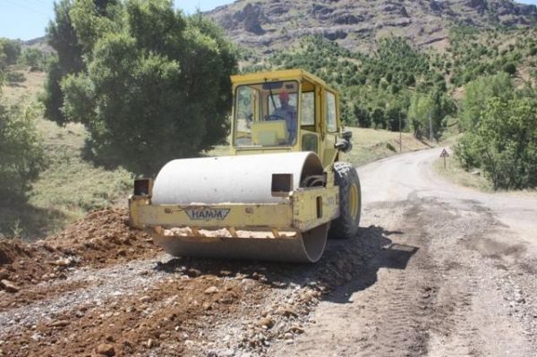 Düzgün Baba yolunda asfaltlama çalışması sürüyor galerisi resim 4