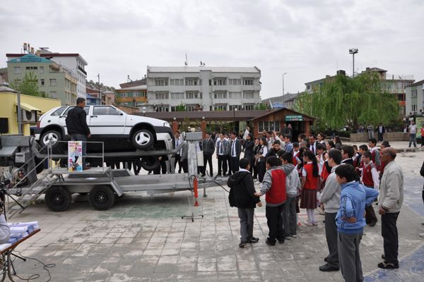 Simülatör aracını inceledi galerisi resim 1