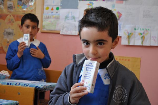 Pülümür’de Süt Dağıtımına Başlandı galerisi resim 1