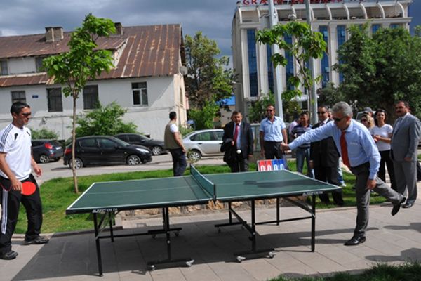 Vali Taşkesen, Gençlerin Bayramını Kutladı galerisi resim 1