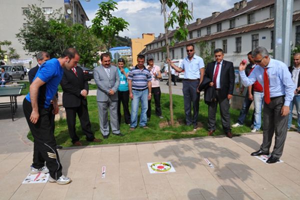 Vali Taşkesen, Gençlerin Bayramını Kutladı galerisi resim 3