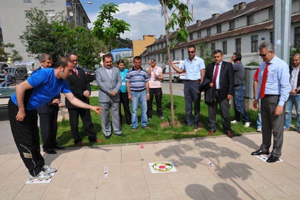 Vali Taşkesen, Gençlerin Bayramını Kutladı galerisi resim 4