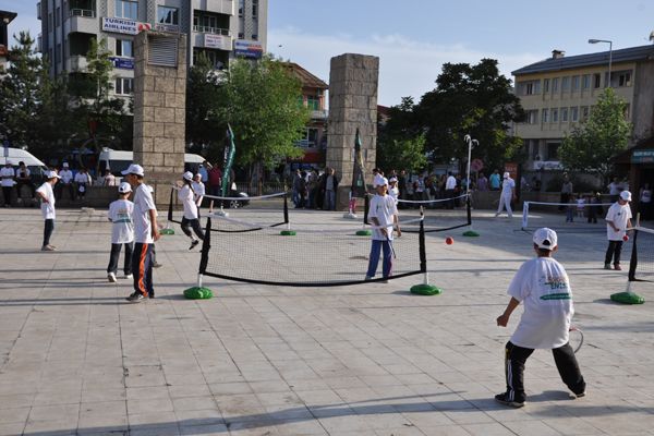 Sokak Tenisi Tunceli'de büyük ilgi gördü galerisi resim 5