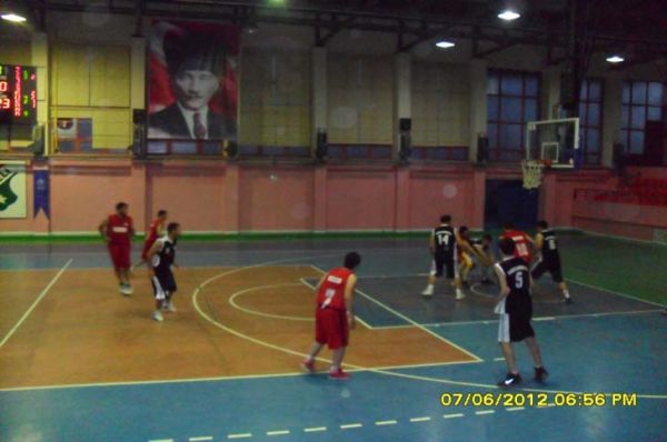 Tunceli Üniversitesi basketbol (A) takımı 2. oldu galerisi resim 2
