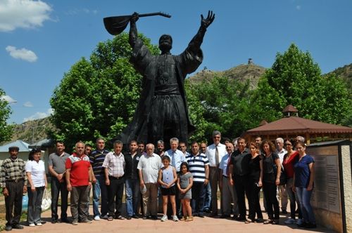 Kore Gazisinin Ailesine Cemevinde taziye ziyareti galerisi resim 4