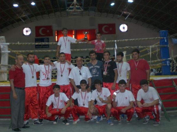 Kick Boks’ta Madalya Sevinci galerisi resim 2