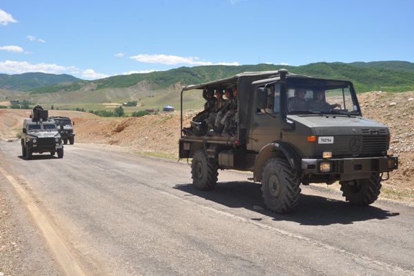 PKK, Eski AKP İl Başkanının aracını yaktı galerisi resim 2