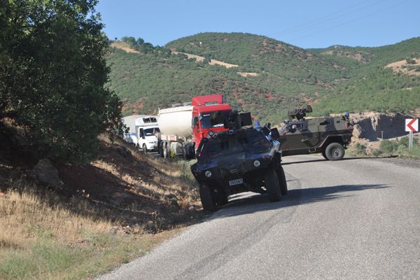 Tunceli’de zırhlı araca roketatarlı saldırı galerisi resim 3