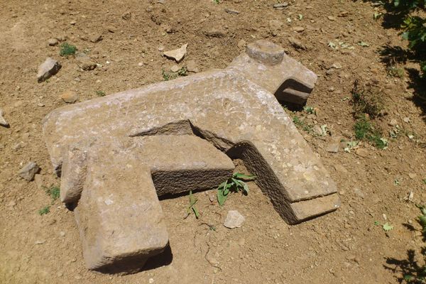 Pülümür’de Koç Mezarları tahrip ediliyor galerisi resim 3