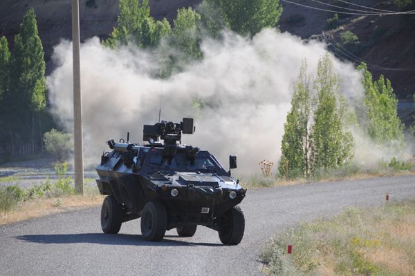 TUNCELİ'DE ŞİDDETLİ ÇATIŞMA galerisi resim 4