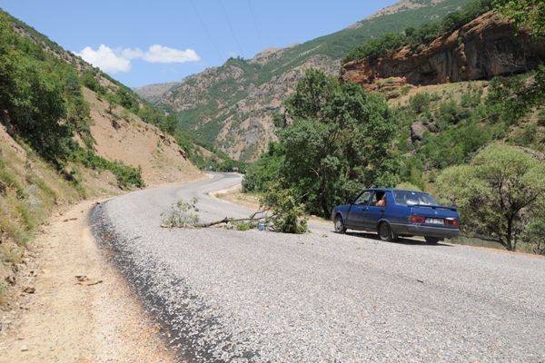 Tunceli-Erzincan karayolunda bomba tuzağı galerisi resim 3