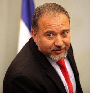 İsrailli bakan Lieberman'a yüklendi