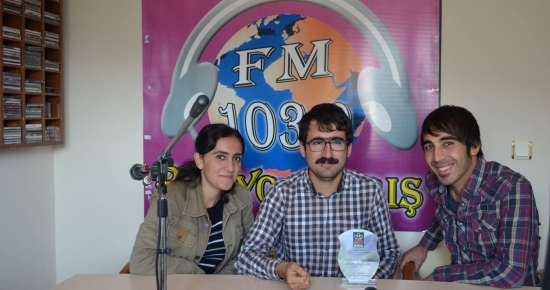 Radyo Barış, Ferhat Güven’e barış plaketi verdi
