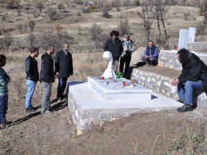 Ailesi ve arkadaşları Cem Emir’i andı