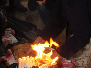 Vatandaşlar Gole Çetu’da mum yakıp dua etti