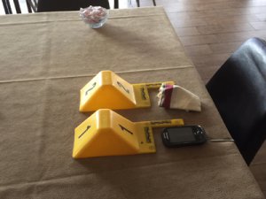 Kafeye giren hırsız, cep telefonunu unutunca kendisini ele verdi