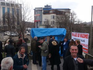 Aile hekiminden Ulağ ailesine destek