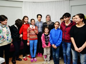 Emine Kaymak, çocuk evlerini ziyaret etti