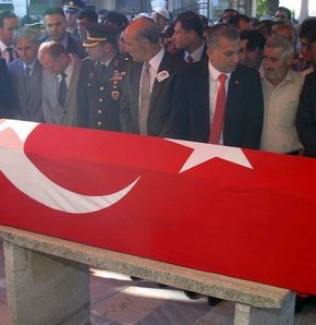 Şehit polis memuru İstanbul'da toprağa verildi!