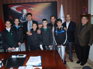 Karateciler, Milli Eğitim Müdürünü ziyaret etti
