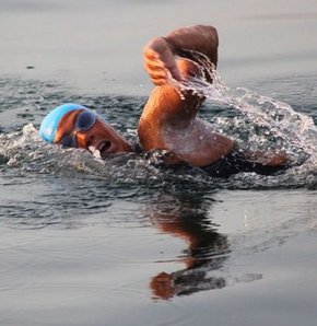 61 yaşında Küba’dan Amerika’ya yüzüyor