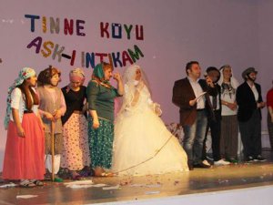 Çemişgezek’te Öğrencilerin Tiyatro Oyunu