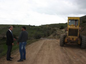 Köy yollarında onarım çalışması
