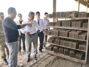 Vali Kaymak, Akpazar tuğla fabrikasını gezdi